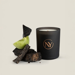 Apple oudh świeca.jpg